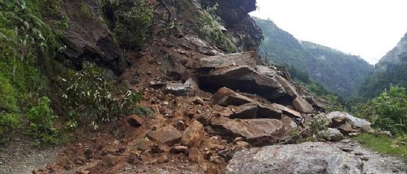 सुदूरपूर्वको लाइफलाइन मेची राजमार्ग ठप्प, मर्मत गर्न २ अर्ब लाग्ने