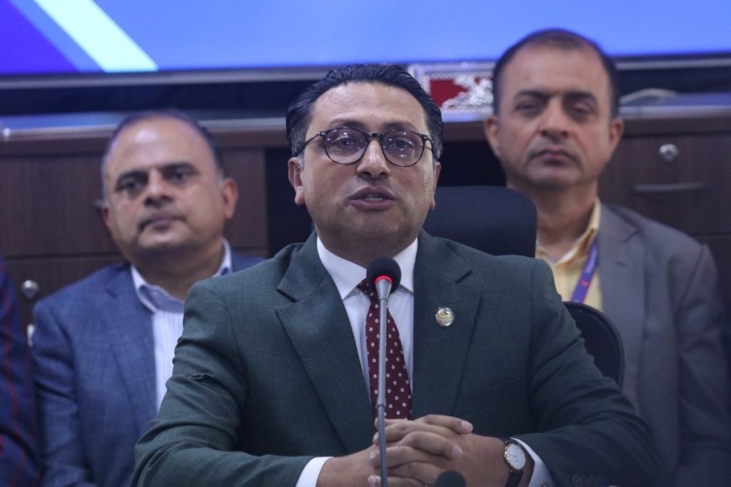 दुई रुपैयाँ मात्रै बेइमानी गरेको प्रमाण दिनुस् सार्वजनिक जीवन नै त्यागिदिन्छु :अर्थमन्त्री स्वर्णिम वाग्ले
